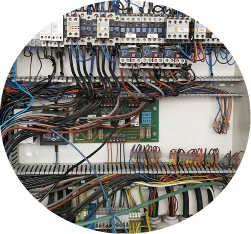 Instal·lacions elèctriques, climatització i lampista. Electricista autoritzat per avaries, plaques solars, domòtica, punts de càrrega. Climatització, aire condicionat, aerotèrmia, calefacció, aigua, lampisteria.